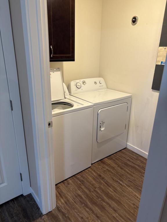 Building Photo - 128 NE 3rd St