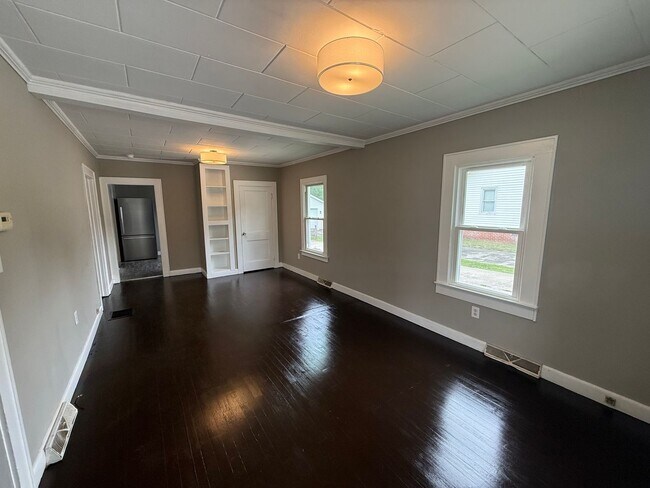 Building Photo - For Rent Rural Hall