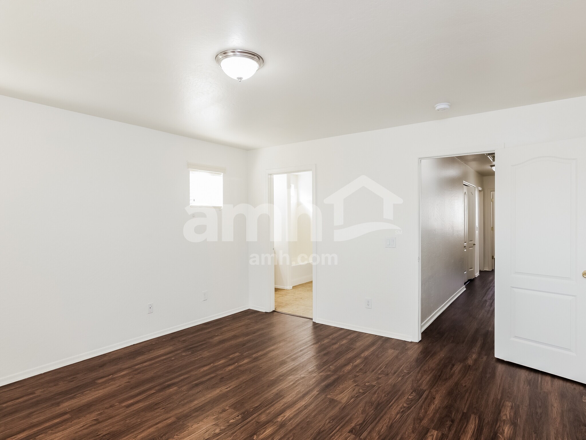 Building Photo - 10010 W Winslow Ave