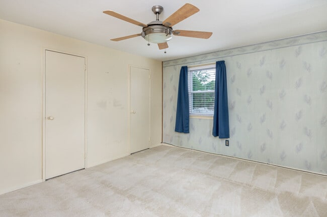 Building Photo - 520 Cheddington Road