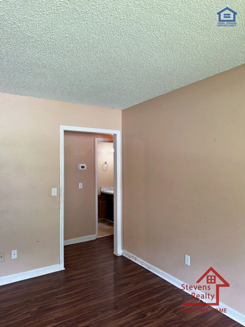 Building Photo - 4705 Metro Park Ln