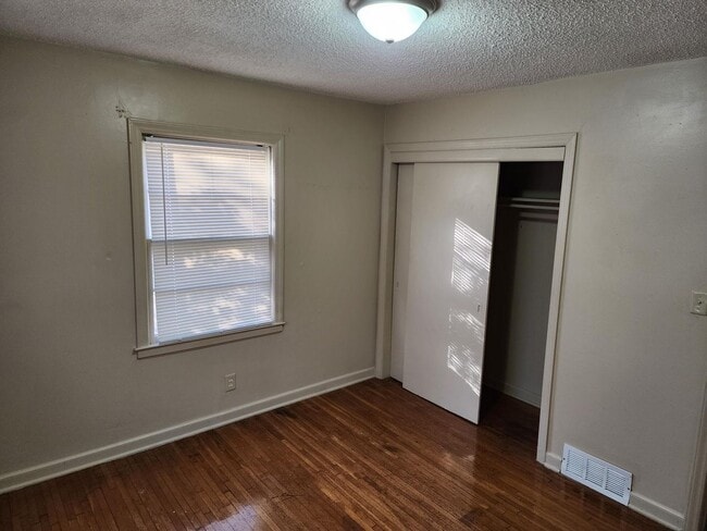 Building Photo - 626 S Edgemoor Dr