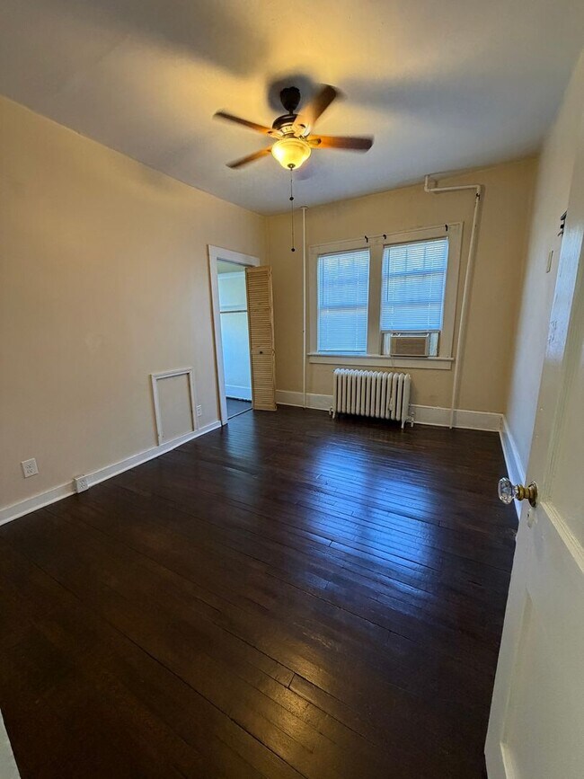 Building Photo - Ferdinand/829