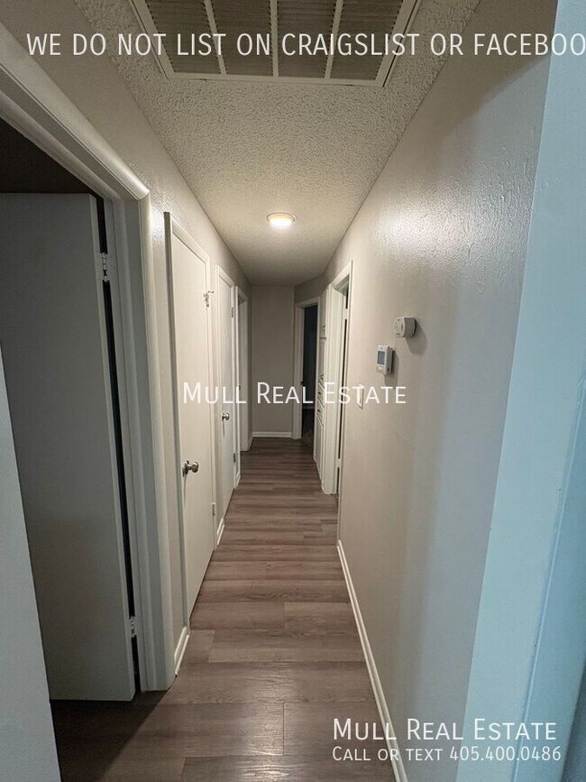 Building Photo - 817 Arnold Ave