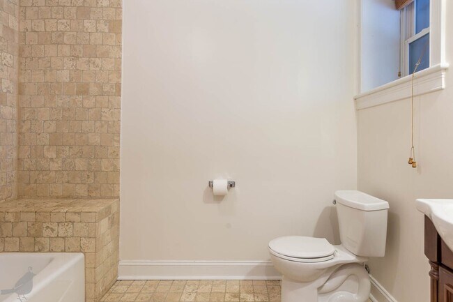 Building Photo - Updated 2BR and 2BA in Columbia Heights C!