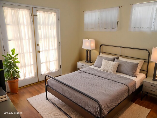 Building Photo - 1342 E Maple Ave