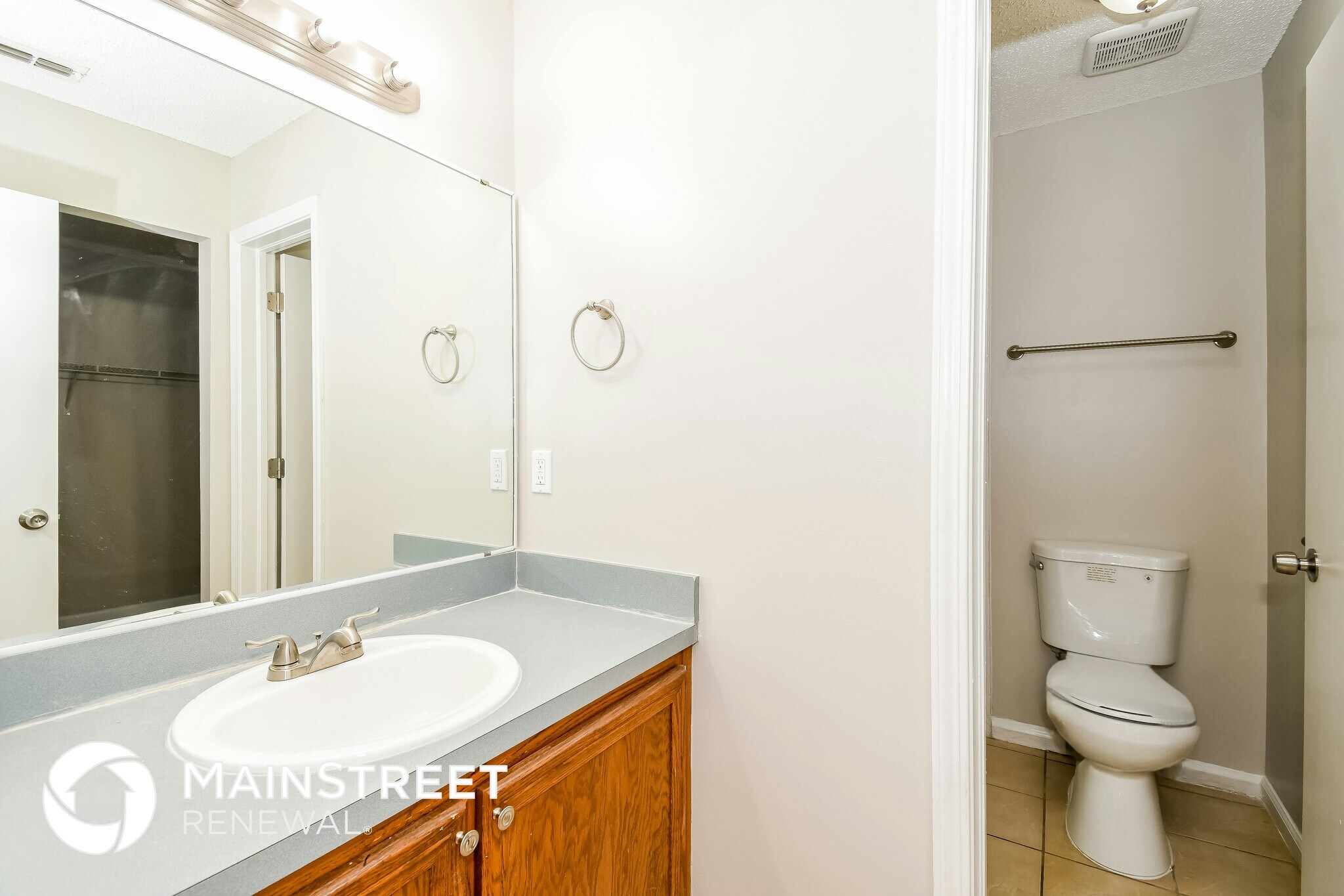 Building Photo - 1871 Alberta Ct S