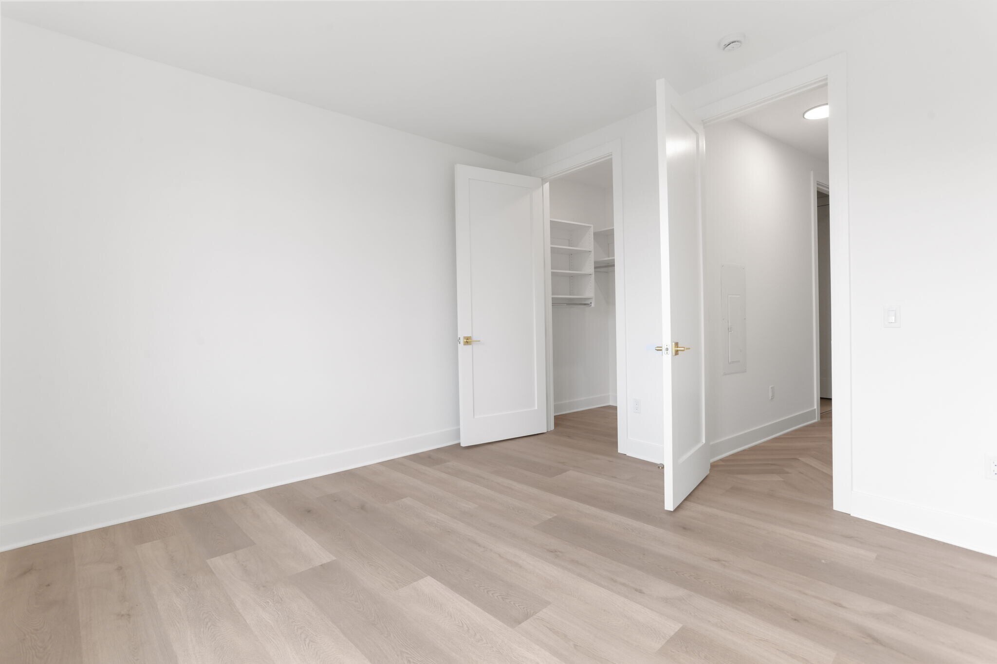 Building Photo - 100 E Putnam Ave