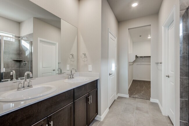 Building Photo - 209 Goosewood Dr