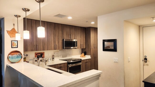 Building Photo - 501 Kailua Rd