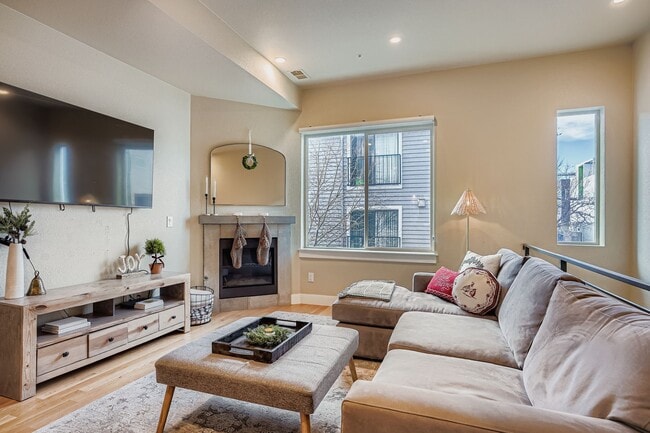 Building Photo - 2739 W 24th Ave