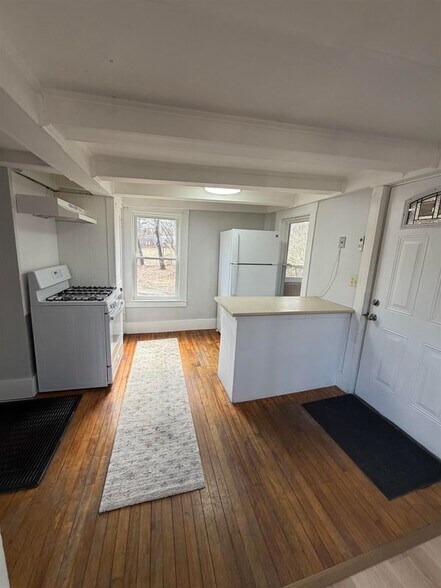 Building Photo - 303 N State