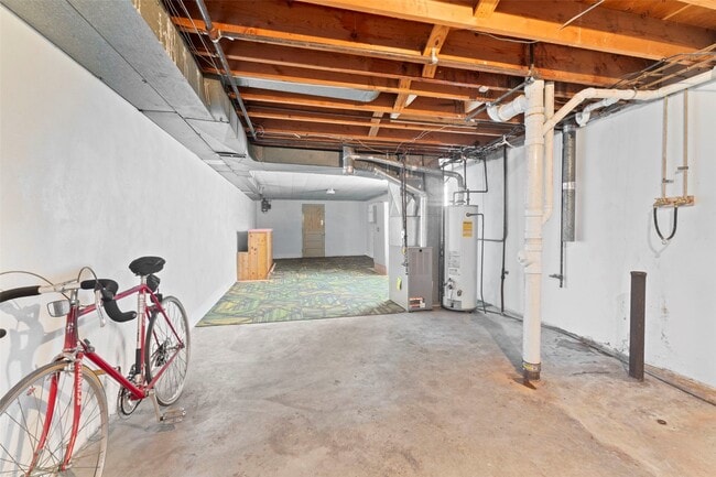 Building Photo - 6048 Southwest Ave