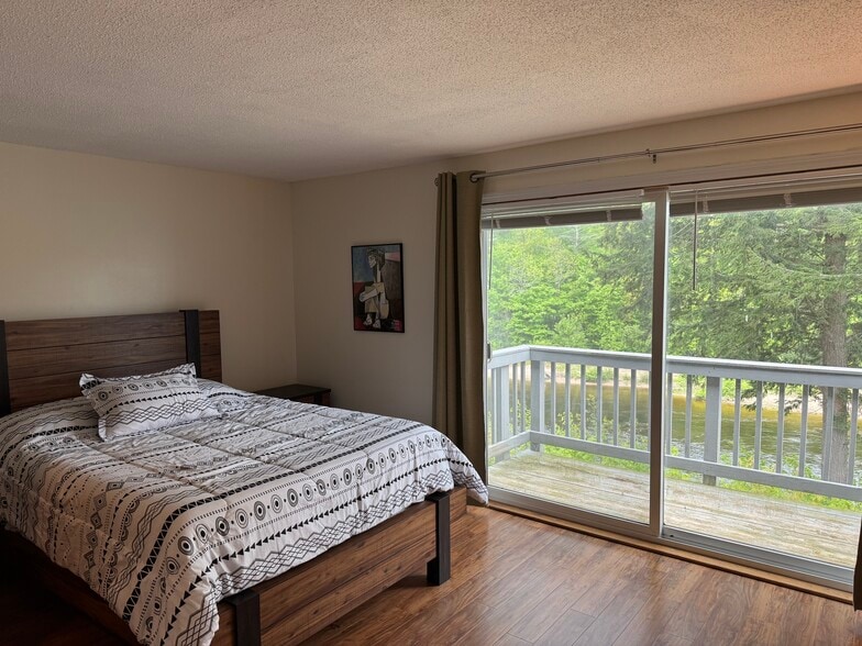 Master Bedroom - 56 Mountain River Ave