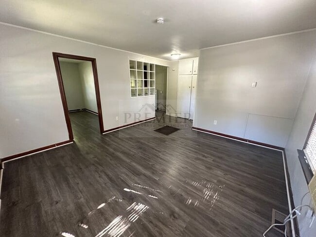 Building Photo - 1 bd/1 ba -1017 S Glenwood Dr #A, Independence, MO 64053 DUPLEX - Rent $799 - FALL MOVE IN SPECIA...