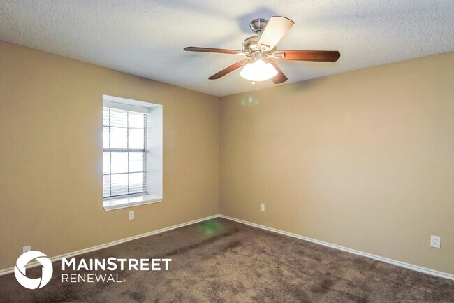 Building Photo - 934 Sanders Dr