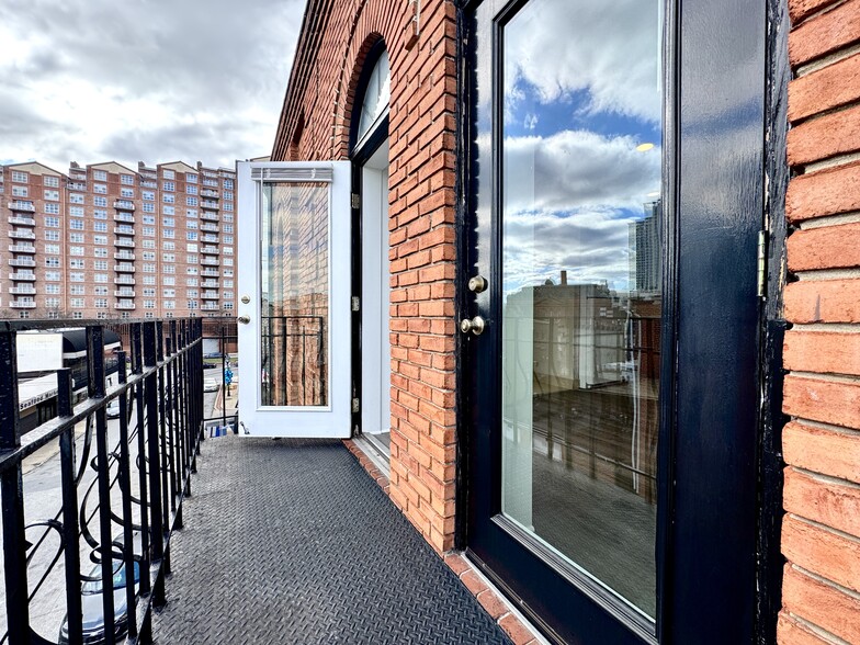 Building Photo - 222 Albemarle St