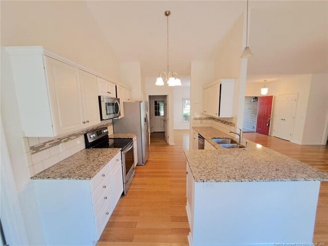 Building Photo - 420 Sugar Pine Dr