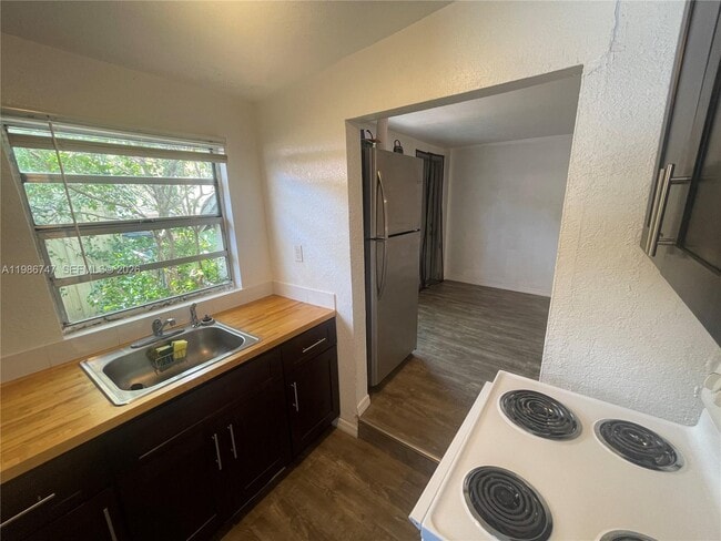 Building Photo - 5738 Garfield St