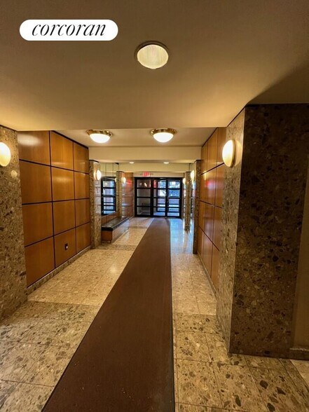 Building Photo - 430 E 77th St
