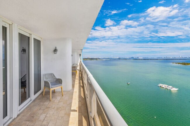 Building Photo - 1717 N Bayshore Dr