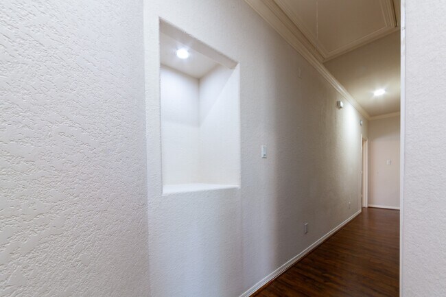Building Photo - 3206 Holly Thicket Dr