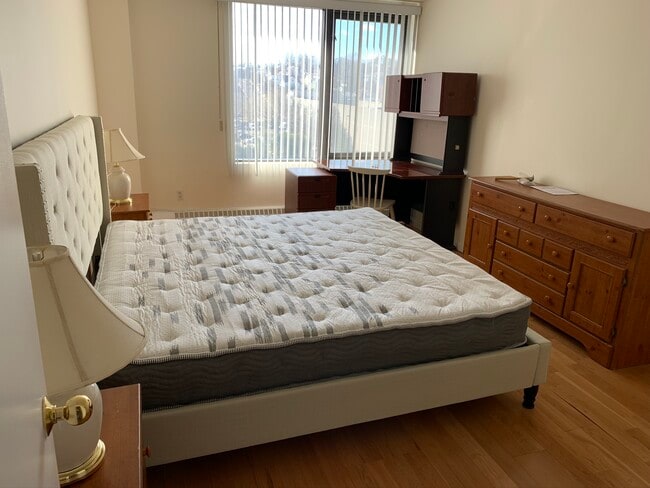 Building Photo - 4 Martine Ave