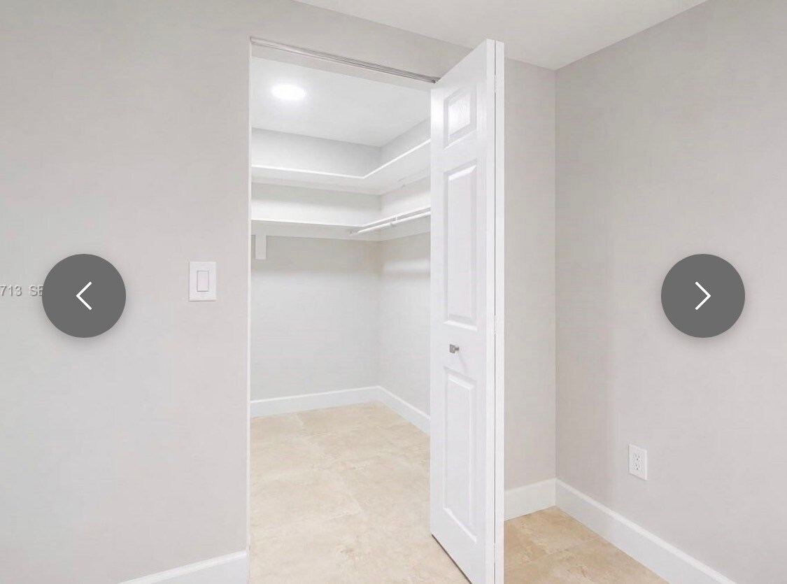 Bedroom walking closet - 12590 NE 16th Ave