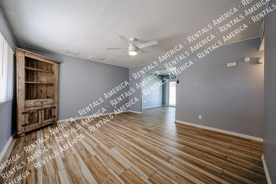 Building Photo - 15851 N 23rd St