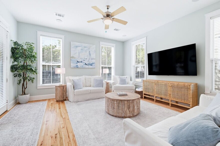 Building Photo - 34 N Ryan St