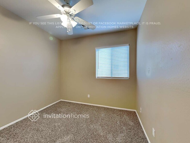 Building Photo - 3121 S 74th Dr