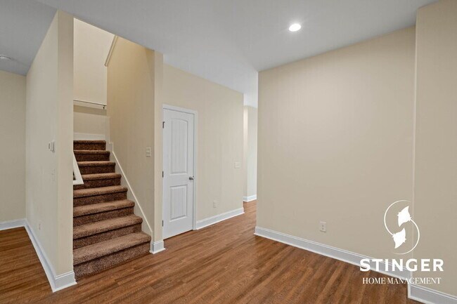 Building Photo - 204 Admiration Ave