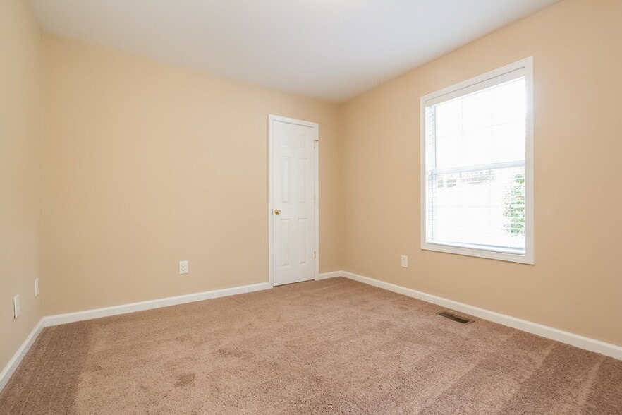 Building Photo - 3885 Dollar Cir