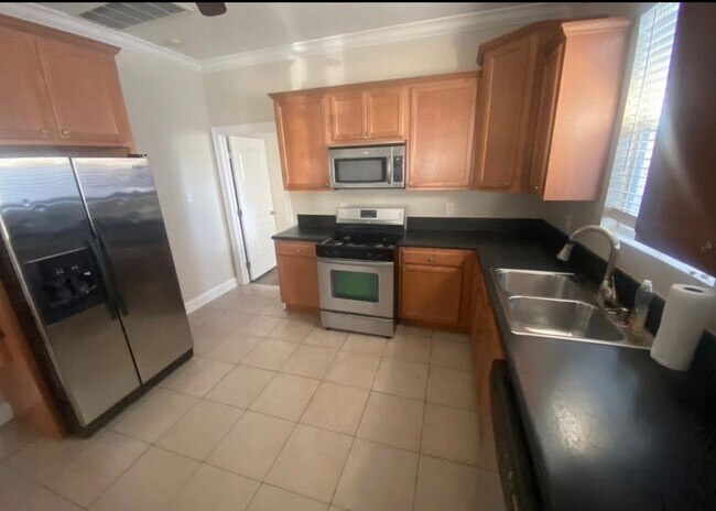 Primary Photo - 828 Hidalgo St