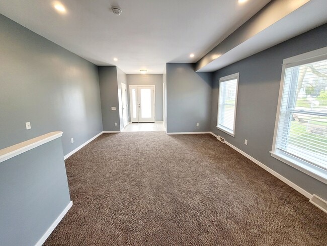 Building Photo - 729 Bates St SE