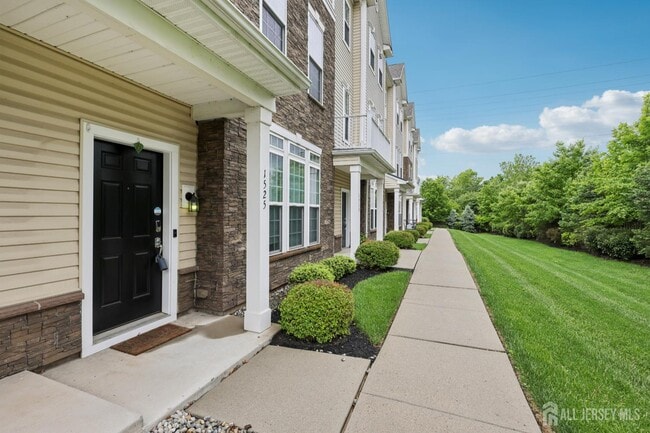 Building Photo - 1525 Hudson Cir