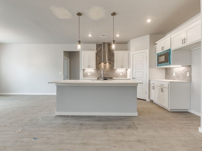 Building Photo - Beautiful New Construction Home in Edmond