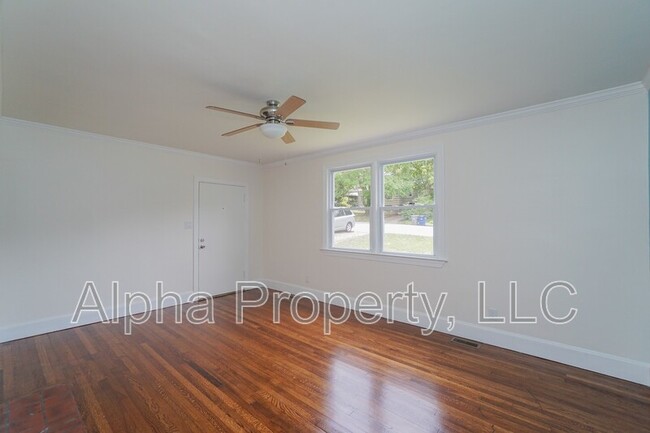 Building Photo - 107 Briarwood Rd