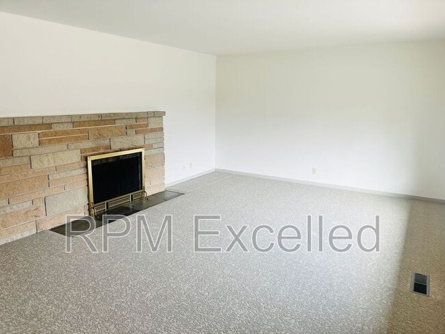 Building Photo - 3808 S 250th St