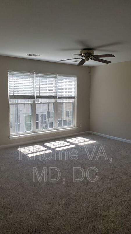 Building Photo - 1129 Huntmaster Terrace NE