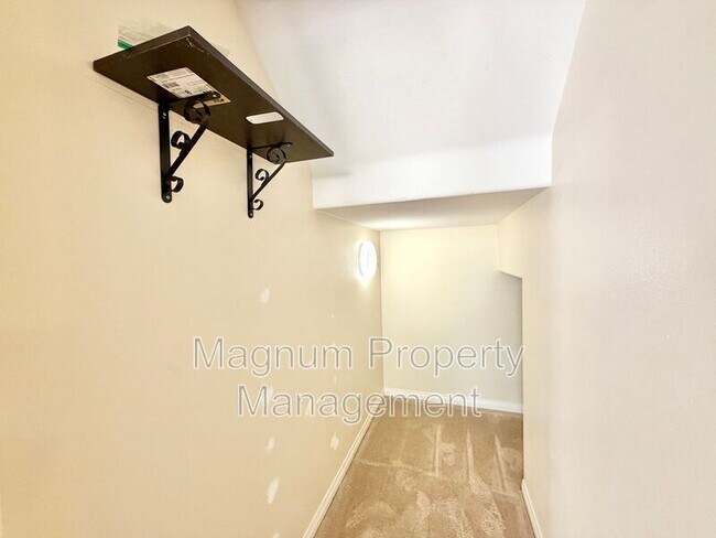 Building Photo - 29998 Couples Ave