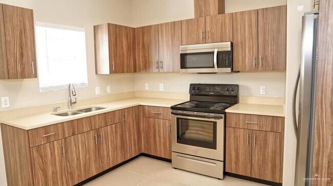 Building Photo - 12 Deer Hls