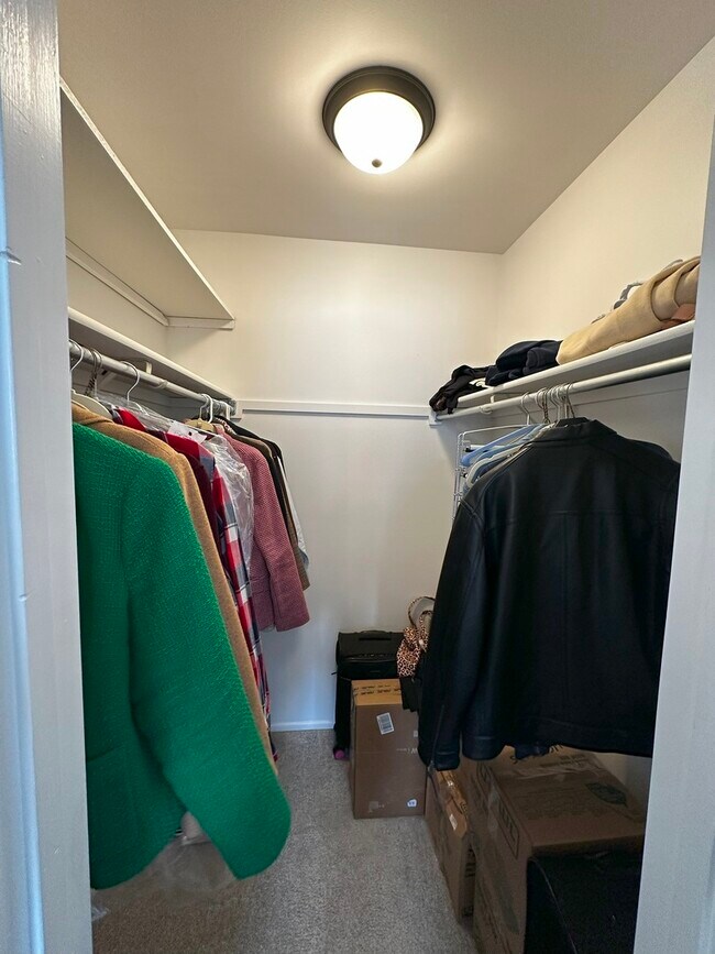 Building Photo - 608 Berkley Ct