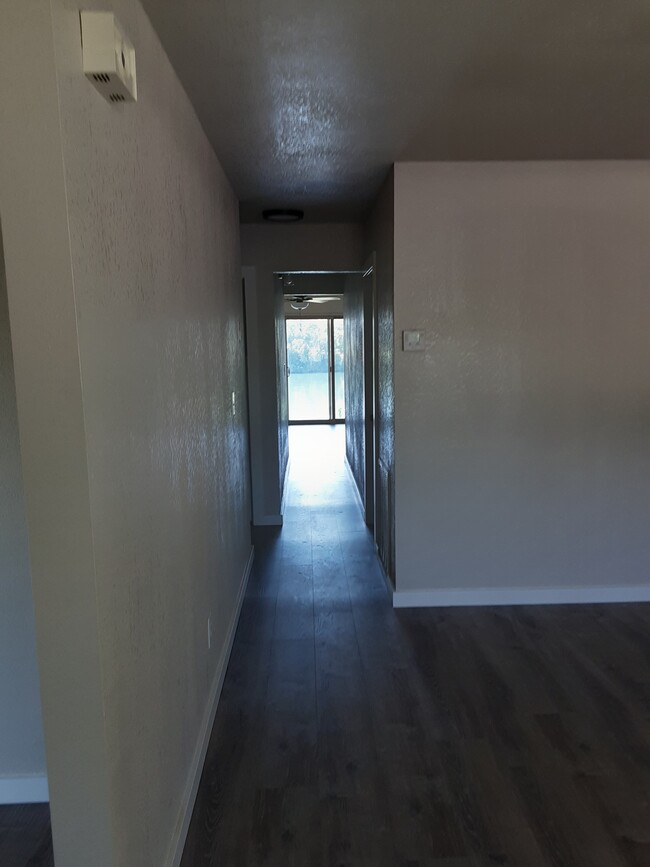 Building Photo - 21605 Mayfair Dr