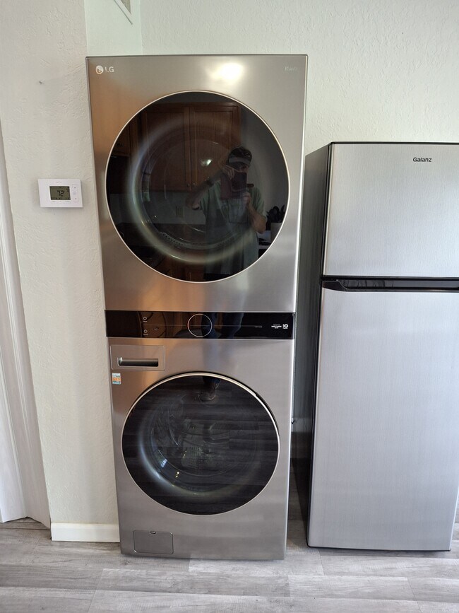 Building Photo - 150 SWS Dr