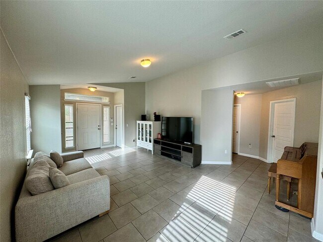 Building Photo - 416 Purple Martin Ave