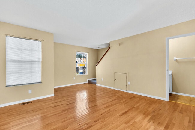 Building Photo - 28 Linwood Ave