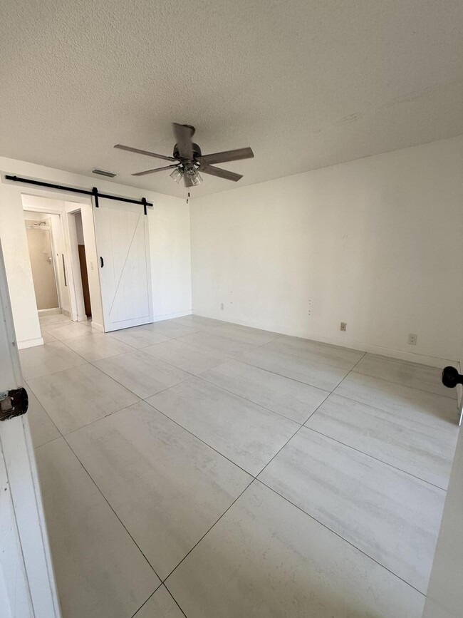 Building Photo - 7714 Tahiti Ln