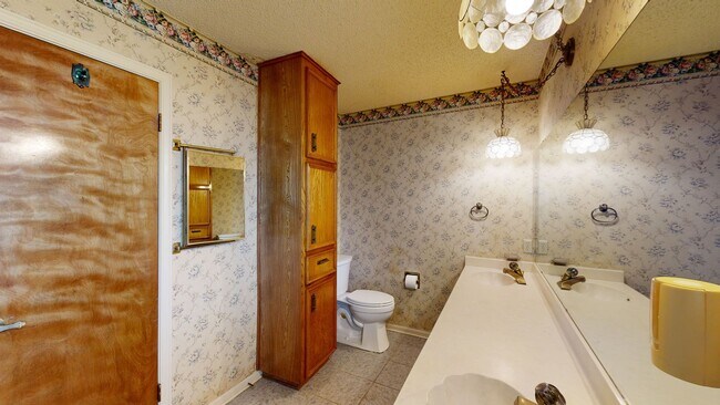 Building Photo - 2 WEEKS FREE + $1,595 for a 3 Bedroom vintage charmer in Harker Heights!