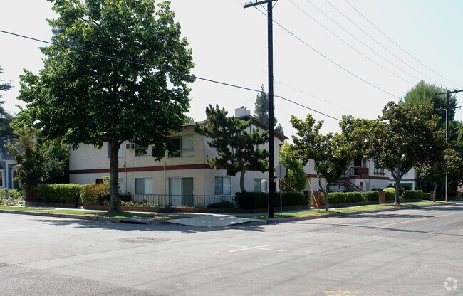 Primary Photo - 311 S Lemon St